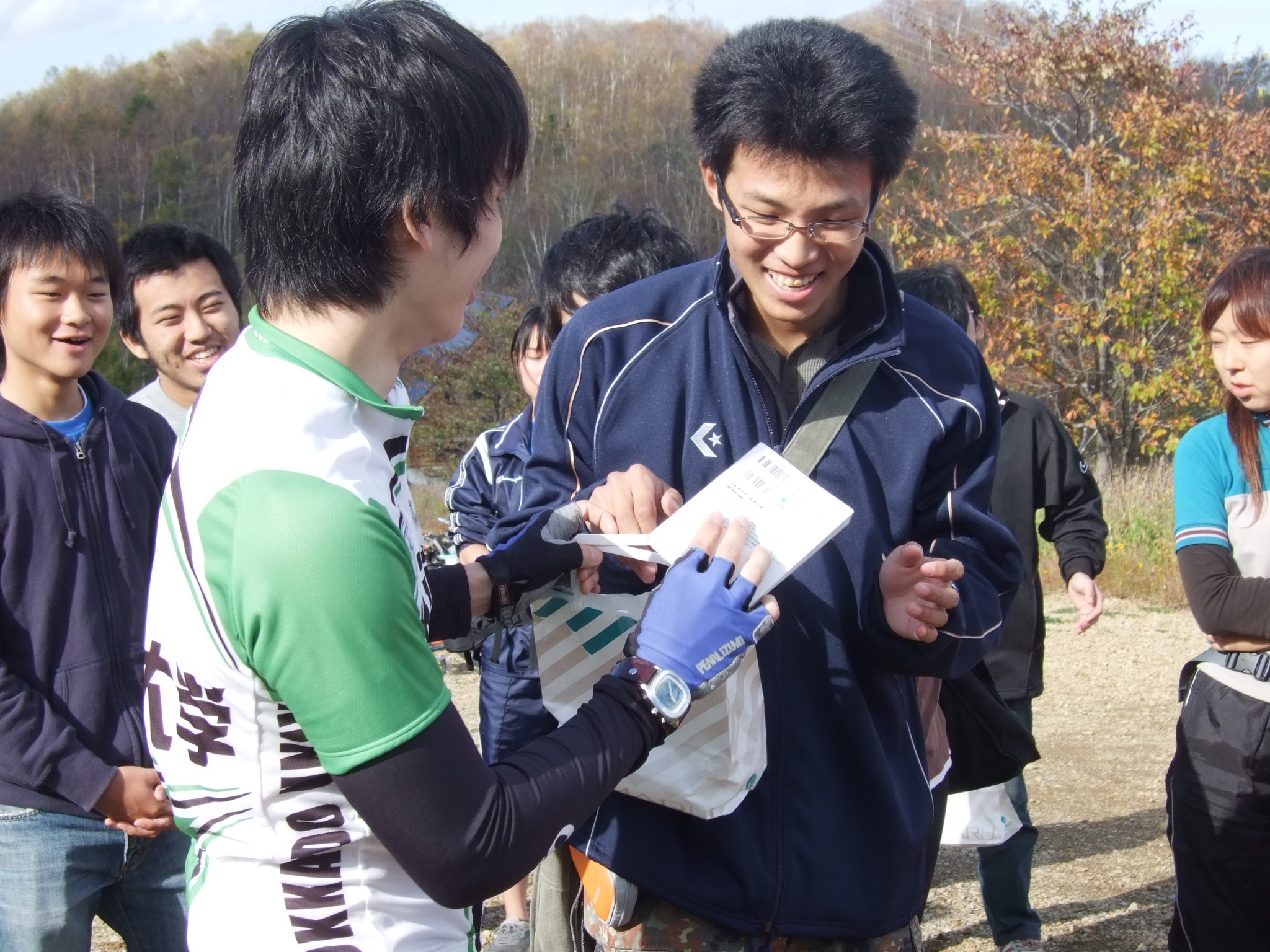 ��N�ڈ�ʂ̓�l